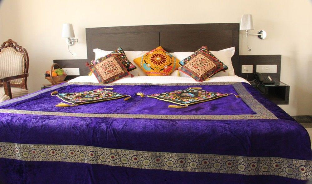 אגרה Oyo Flagship Hotel Rudra Palace מראה חיצוני תמונה