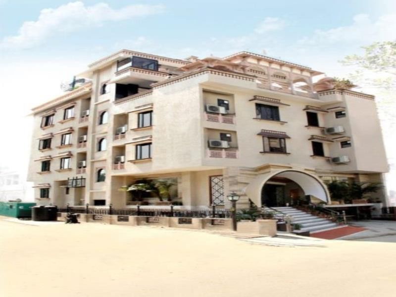 אגרה Oyo Flagship Hotel Rudra Palace מראה חיצוני תמונה