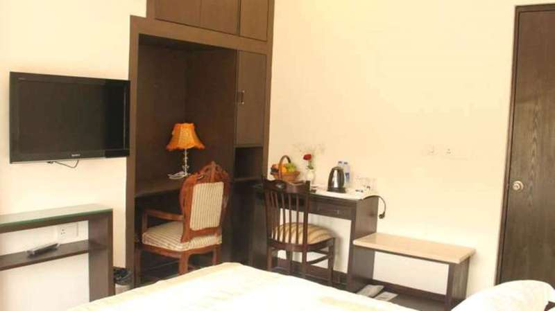 אגרה Oyo Flagship Hotel Rudra Palace מראה חיצוני תמונה
