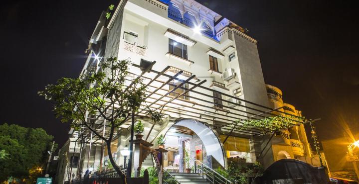 אגרה Oyo Flagship Hotel Rudra Palace מראה חיצוני תמונה