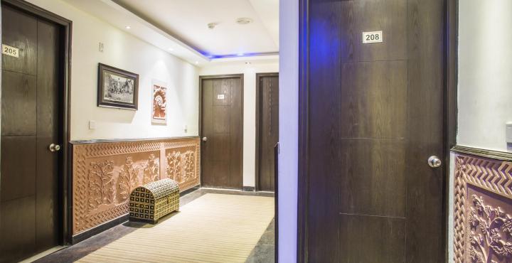אגרה Oyo Flagship Hotel Rudra Palace מראה חיצוני תמונה